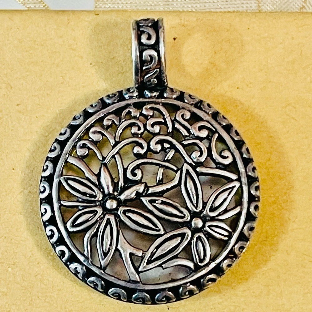 VTG STERLING Silver Mother Of Pearl 2
Sided Floral Pendant 14 G